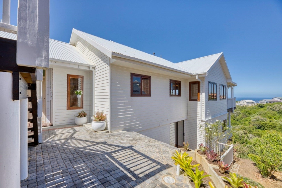 3 Bedroom Property for Sale in Herolds Bay Western Cape